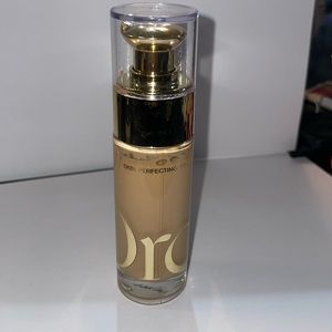 Orce foundation shade Novae 040.